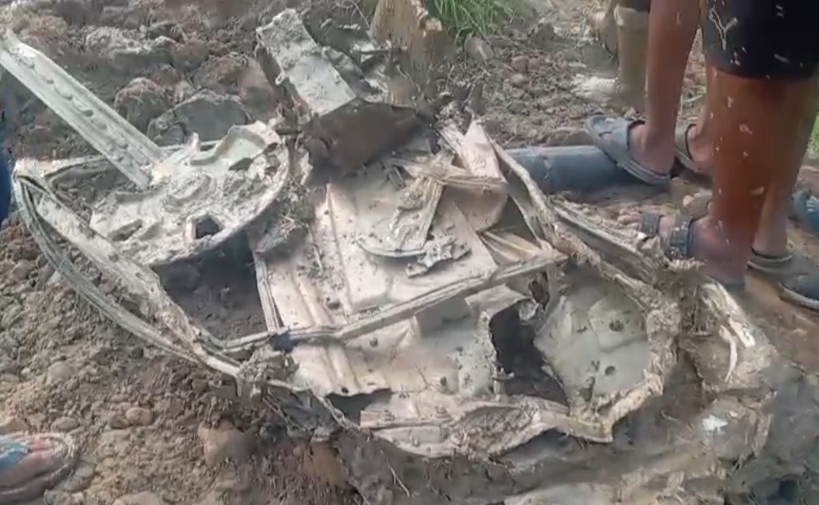 हेटौंडामा जमिनमा भास्सिएको गाडीका पाटपुर्जा भेटियो