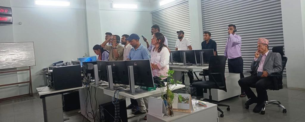 पटकपटक बिजुली गएपछि प्राधिकरणका निर्देशकले गरे निरीक्षण