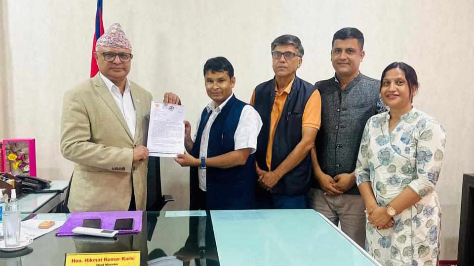 एमालेद्वारा मुख्यमन्त्रीको ध्यानाकर्षण : विराटनगरको विकासमा ध्यान दिइयोस्