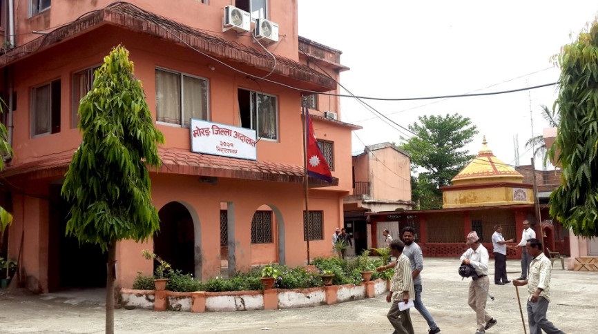 साढे ७ लाख बिगो मागिएका प्रतिवादी मोरङ अदालतबाटै भागे, प्रहरीमाथि सुरु भयाे छानबिन