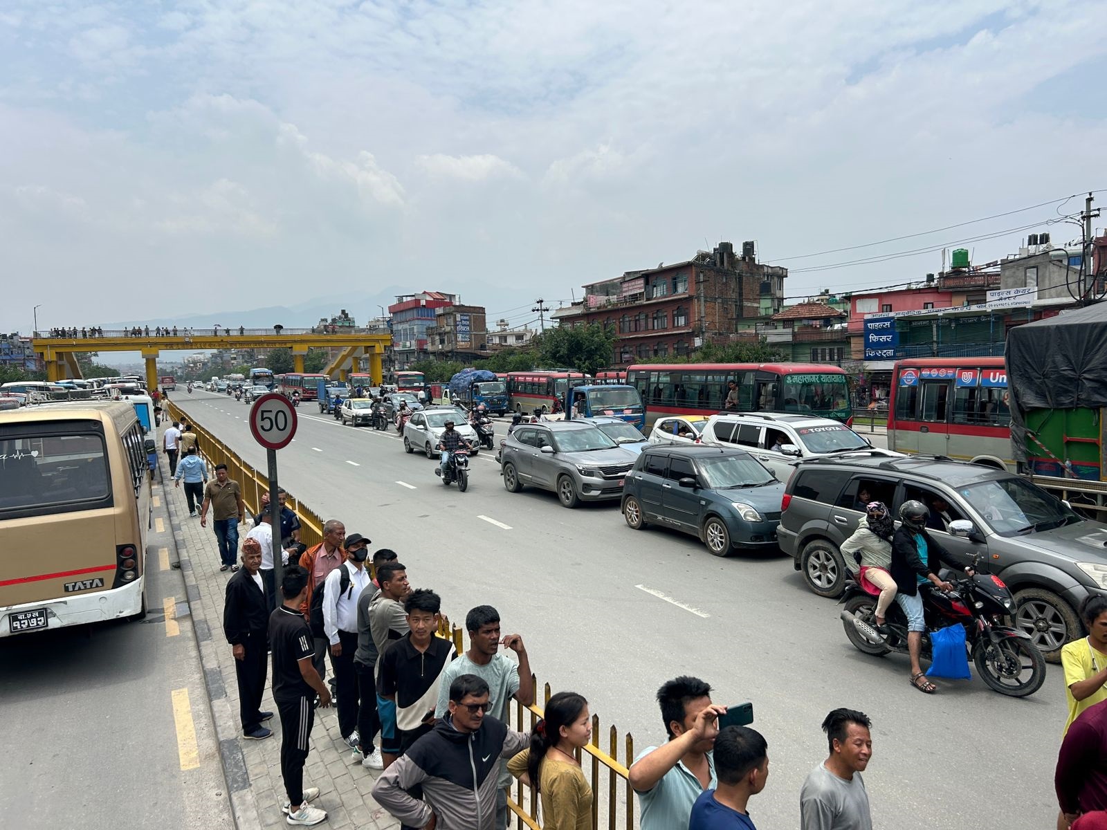 काेसी प्रदेशका प्रमुख सहरमा गाडी बन्द, सर्वसाधारणलाई सास्ती