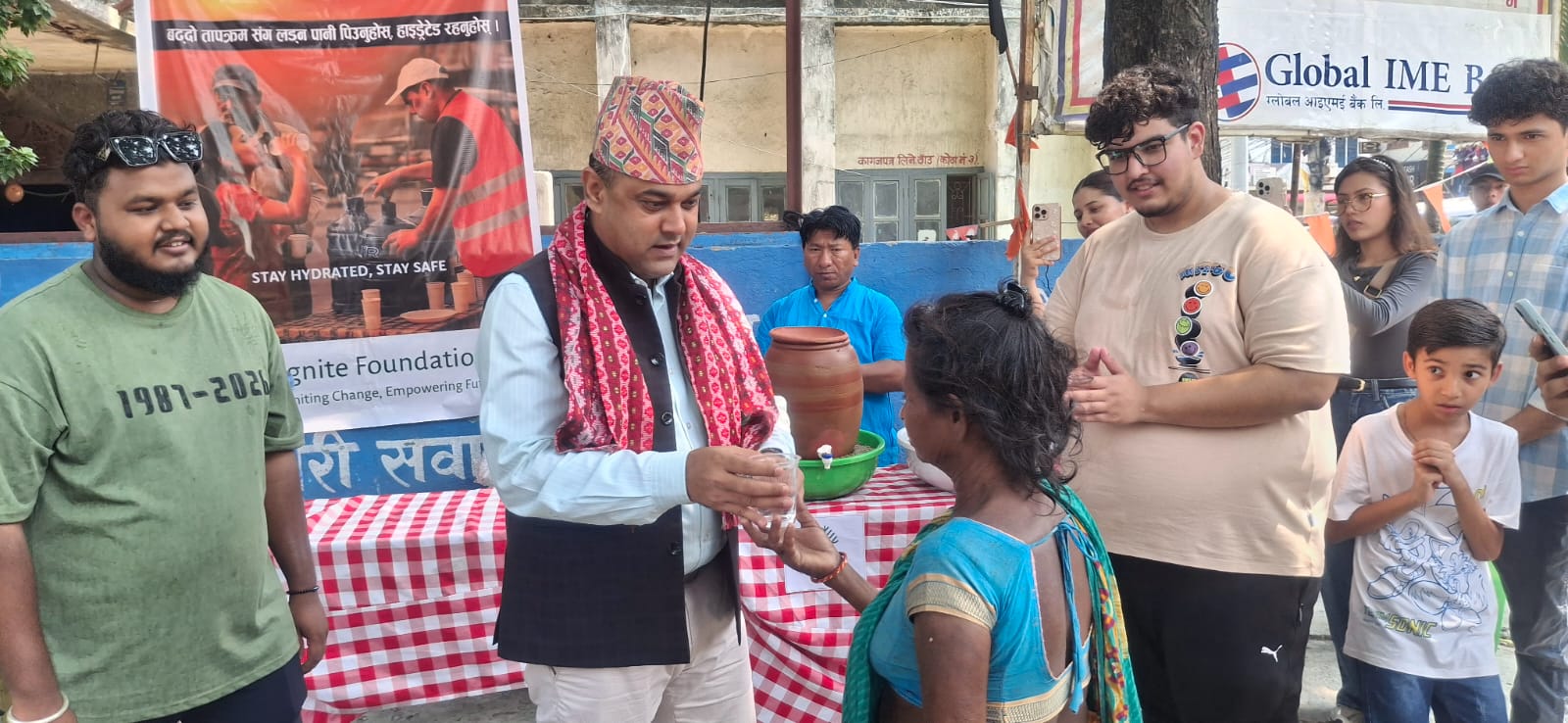 इग्नाइट फाउण्डेशनद्वारा निःशुल्क चिसो पानी वितरण