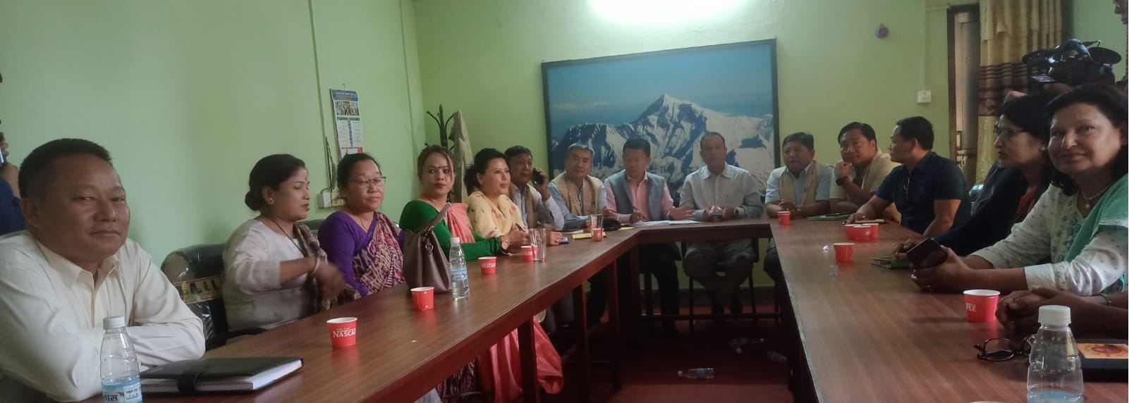 के कोसीमा सम्भव छ संसदीय दलको नेता फेर्न ? को को छन् दौडमा