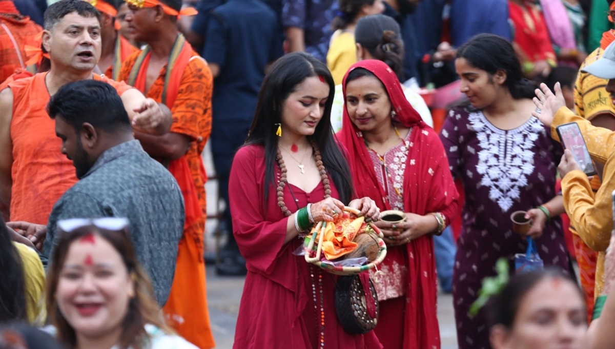 आज पहिलो सोमबार : विराटनगरका शिवालयमा ब्रतालुको घुइँचो