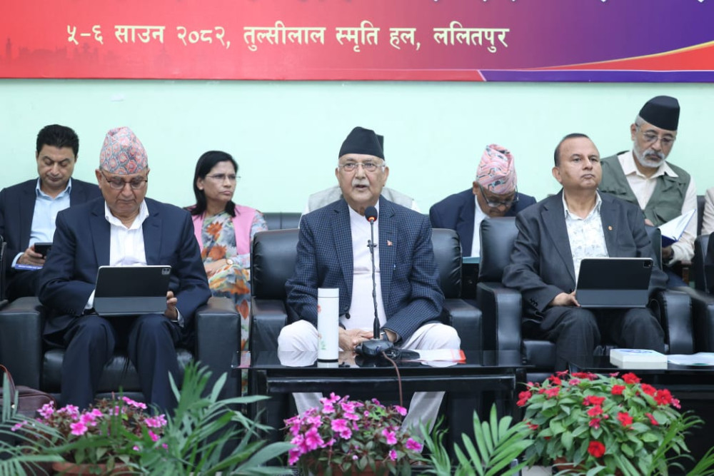 एमाले केन्द्रीय कमिटी बैठक : पार्टी विभाज गर्ने तत्वसँग सतर्क रहन ओलीको आग्रह