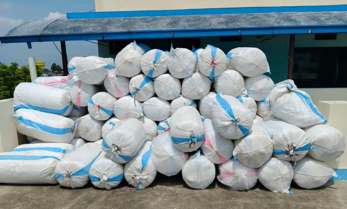 मोरङको कटहरीबाट १०५ बोरा गाँजा बरामद, ट्रक चालक फरार