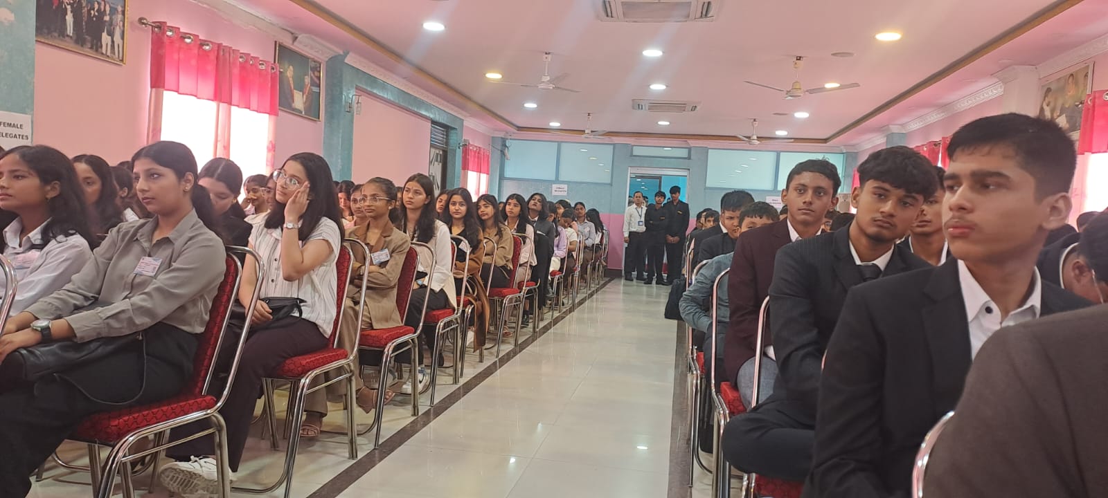 निजी विद्यालयको अचाक्ली शुल्क, बढी असुली नगर्न सरकारको चेतावनी