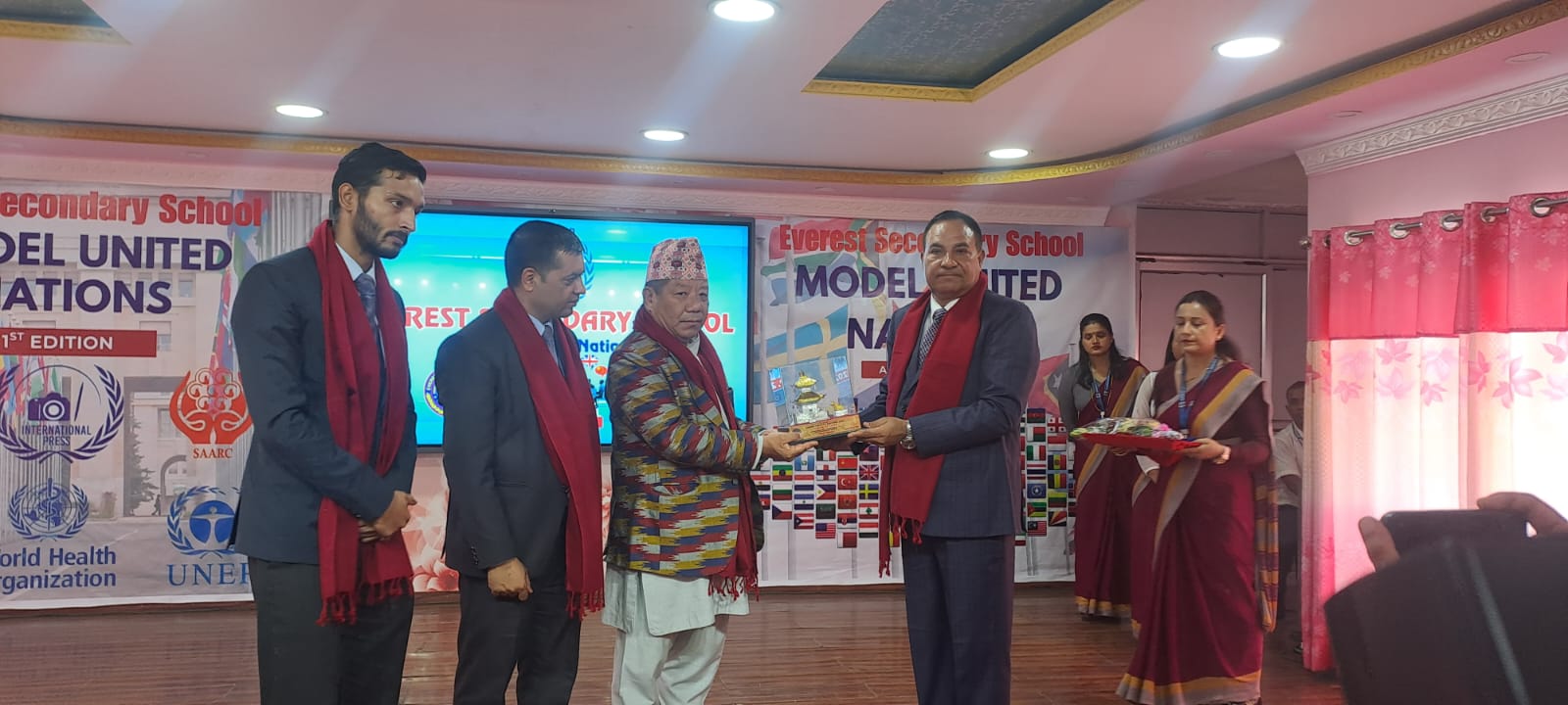 एभरेस्टमा नमूना संयुक्त राष्ट्र संघ सभाको उद्घाटन