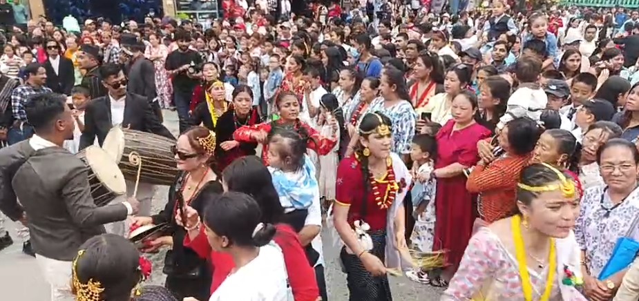 इलाममा परम्परागत रोपाइँ जात्राको रौनक (तस्बिरहरु)