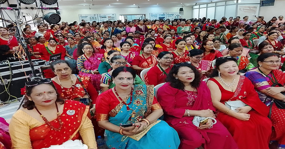 निराहार ब्रत बसी तीज मनाइदै