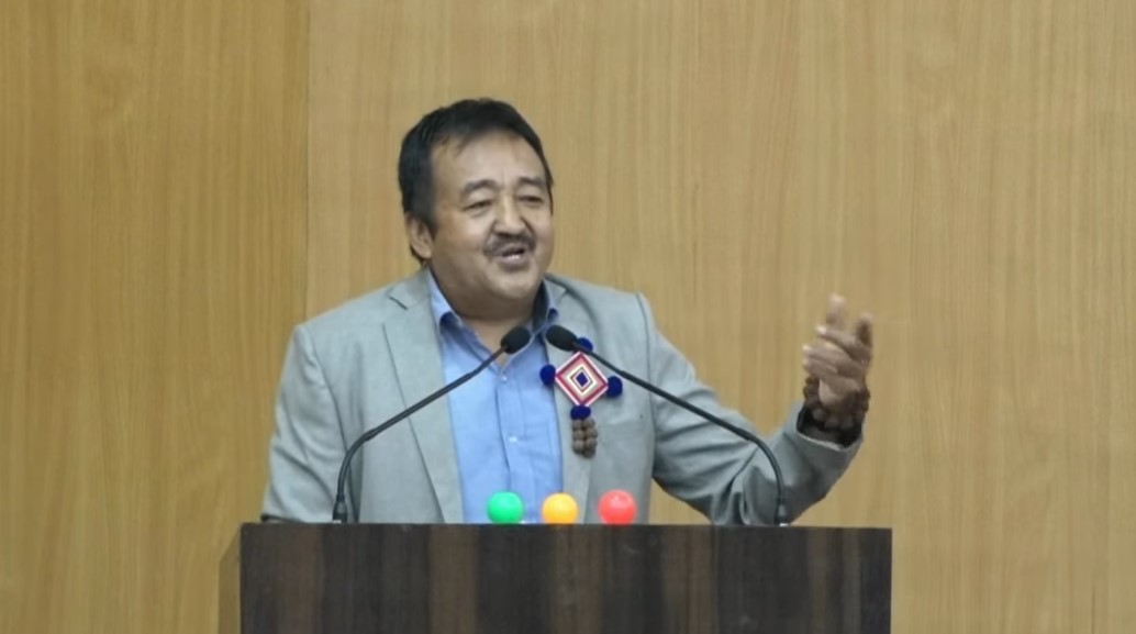 छलफलमा भाषा विधेयक : ‘खस सबैको होइन, संस्कृत मृत भाषा’