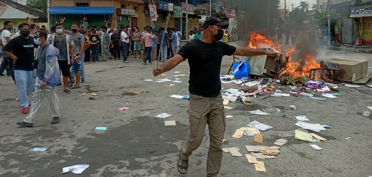 कोशी प्रदेश सभा अगाडि ६ राउन्ड हवाई फायर