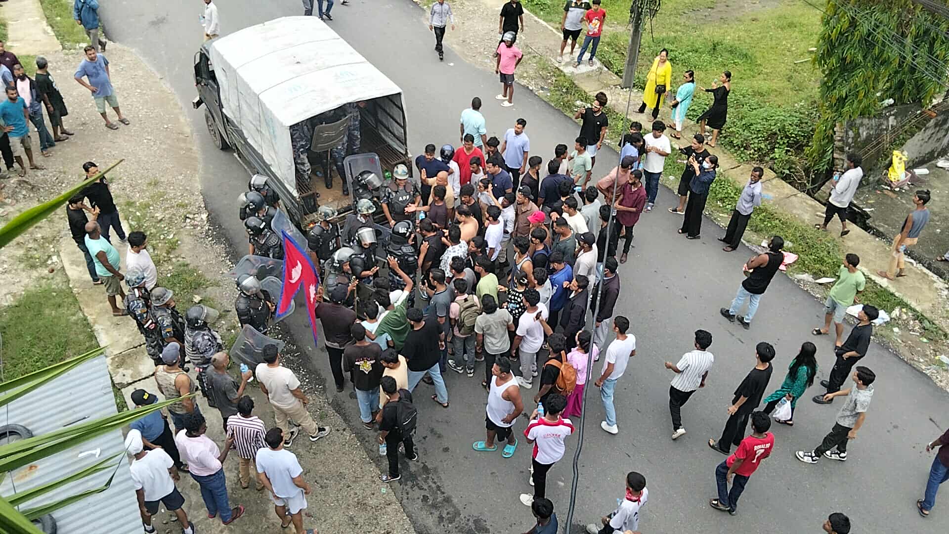 बिर्तामोडमा गोली चल्यो दुई जना गम्भीर घाइते