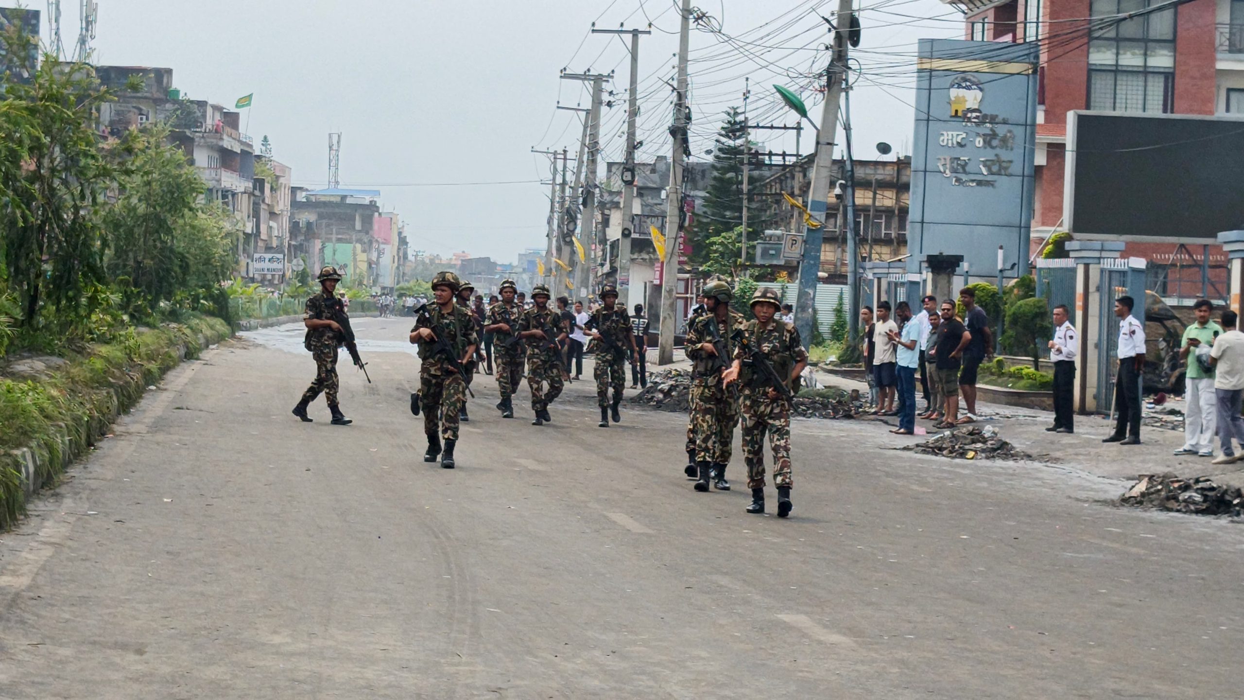 विराटनगरमा साँझ ७ बजेपछि कडा कर्फ्यू, नेपाली सेनाद्वारा माइकिङ