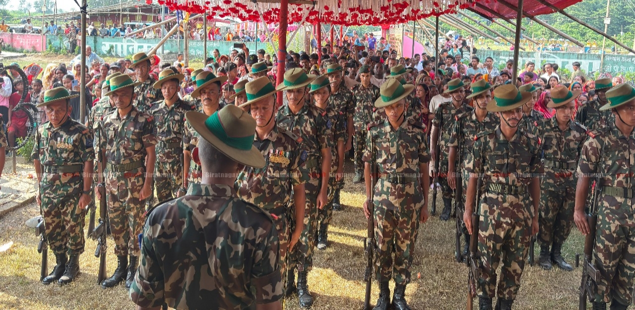 रामचोक दुर्गा मन्दिरमा नेपाली सेनाद्वारा फूलपाती बढाइँ