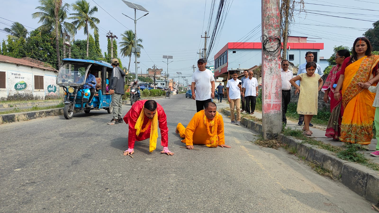 कोसी प्रदेश सभा सदस्य भीम पराजुलीले गरे २८ औं दण्ड प्रणाम