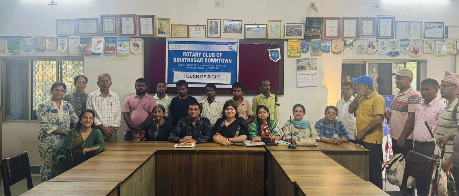 रोटरी डाउनटाउनद्वारा सय दृष्टिविहीनलाई छडी वितरण, ‘टच अफ साइट’ परियोजना सम्पन्न