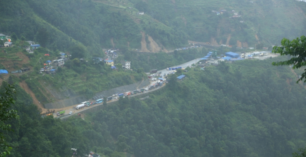 उद्धारका लागि हेलिकोप्टर तयारी अवस्थामा राख्न निर्देशन