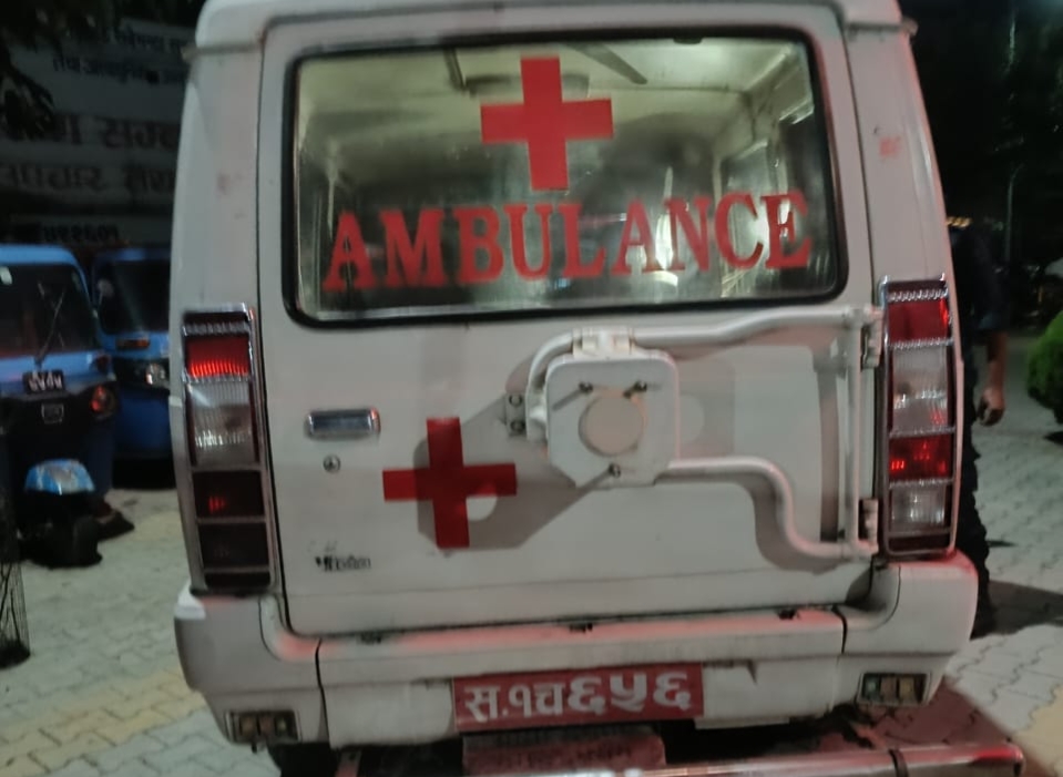 एम्बुलेन्सबाट गाँजा तस्करी : दुई जना नियन्त्रणमा
