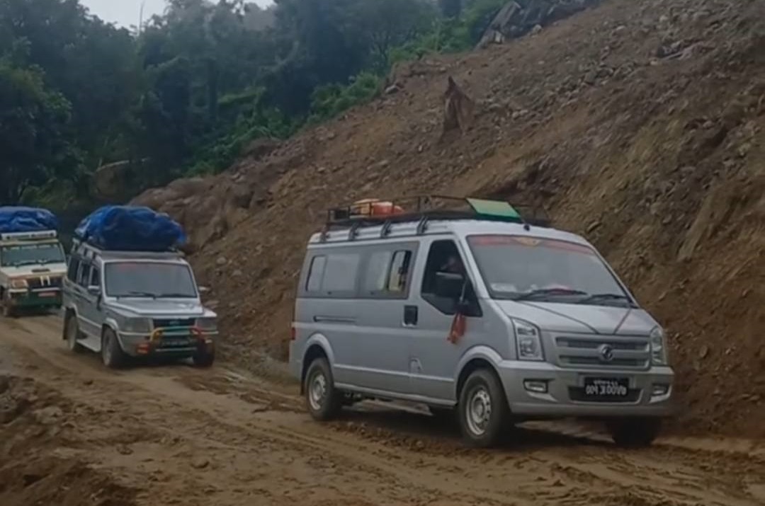 मेची राजमार्ग आशिंक खुल्यो, हलुका सवारी कुद्न थाले