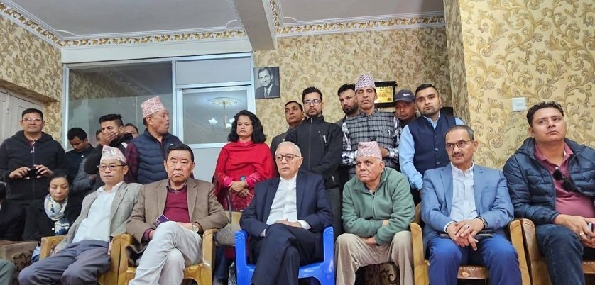 महाधिवेशनबारे आफू निकट जिल्ला सभापतिहरुसँग शेखर कोइरालाले गरे छलफल