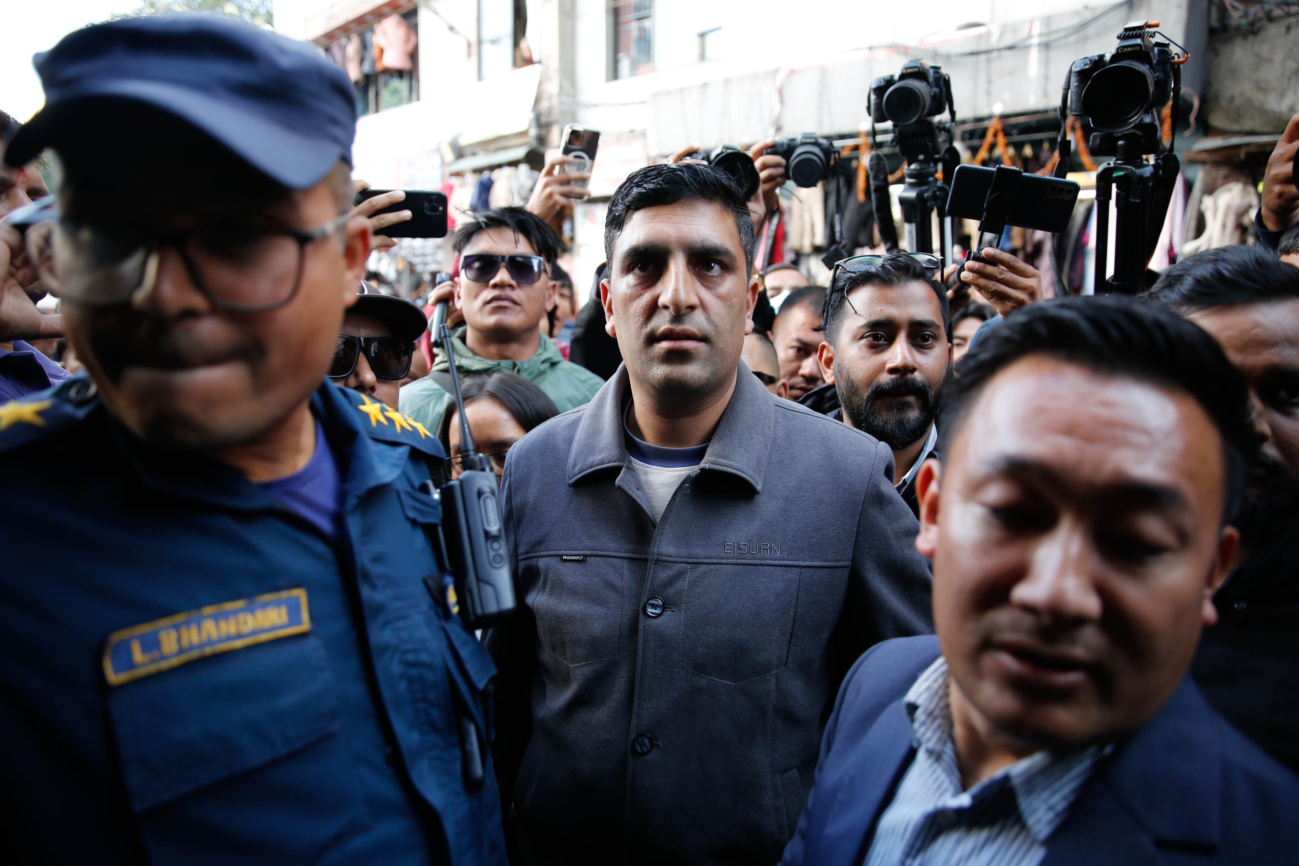 युवा संघले बालेनविरुद्ध साइबर ब्युरोमा दियो उजुरी