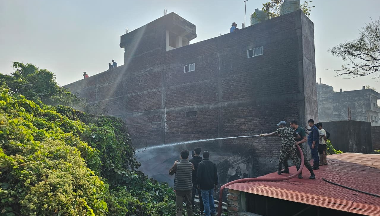 विराटनगर-७ को श्रीमहालक्ष्मी ज्वेलर्स नजिकै भीषण आगलागी