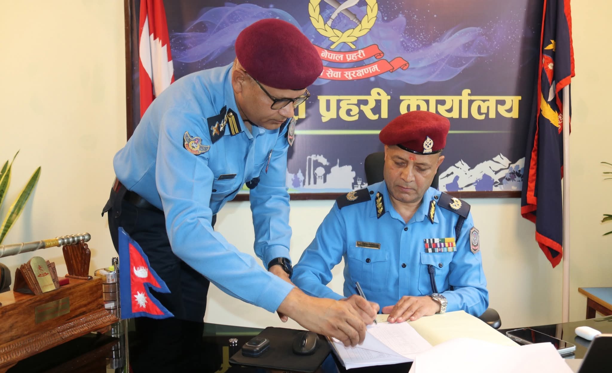 कोशी प्रदेशका डिआइजीद्वारा पदभार ग्रहण, चुनौती भएपनि अग्रपंक्तिबाट सेवा दिन निर्देशन