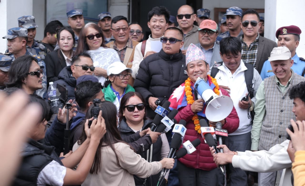 हर्क साम्पाङ नेतृत्वको श्रम संस्कृति पार्टीलाई आयोगबाट प्रमाण पत्र प्रदान