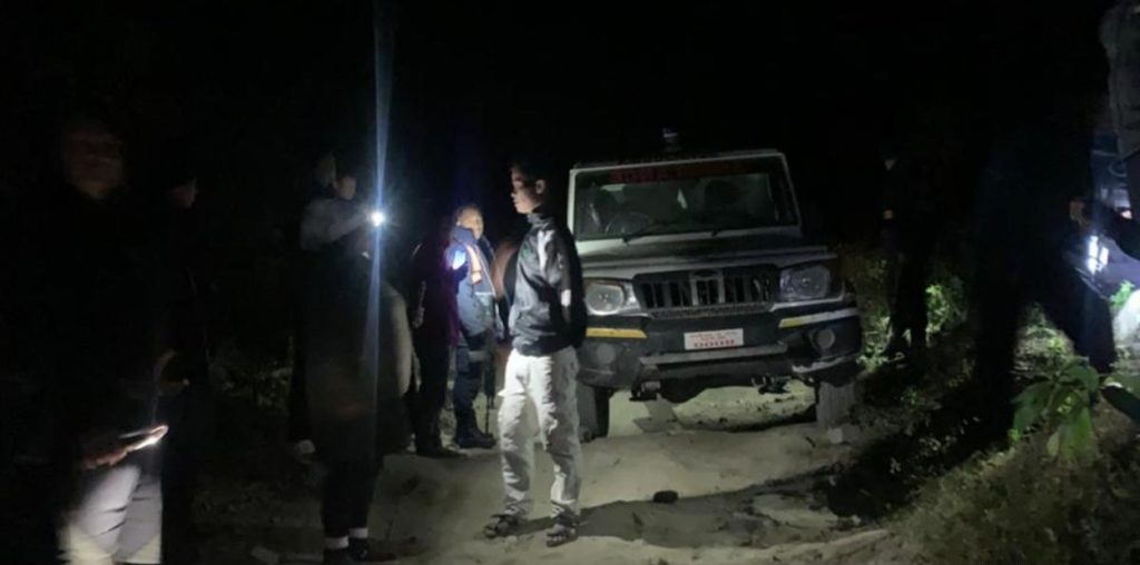 एम्बुलेन्समा राखेर गाँजा तस्करी, प्रहरीले गोली चलाएर दुई जनालाई समायो