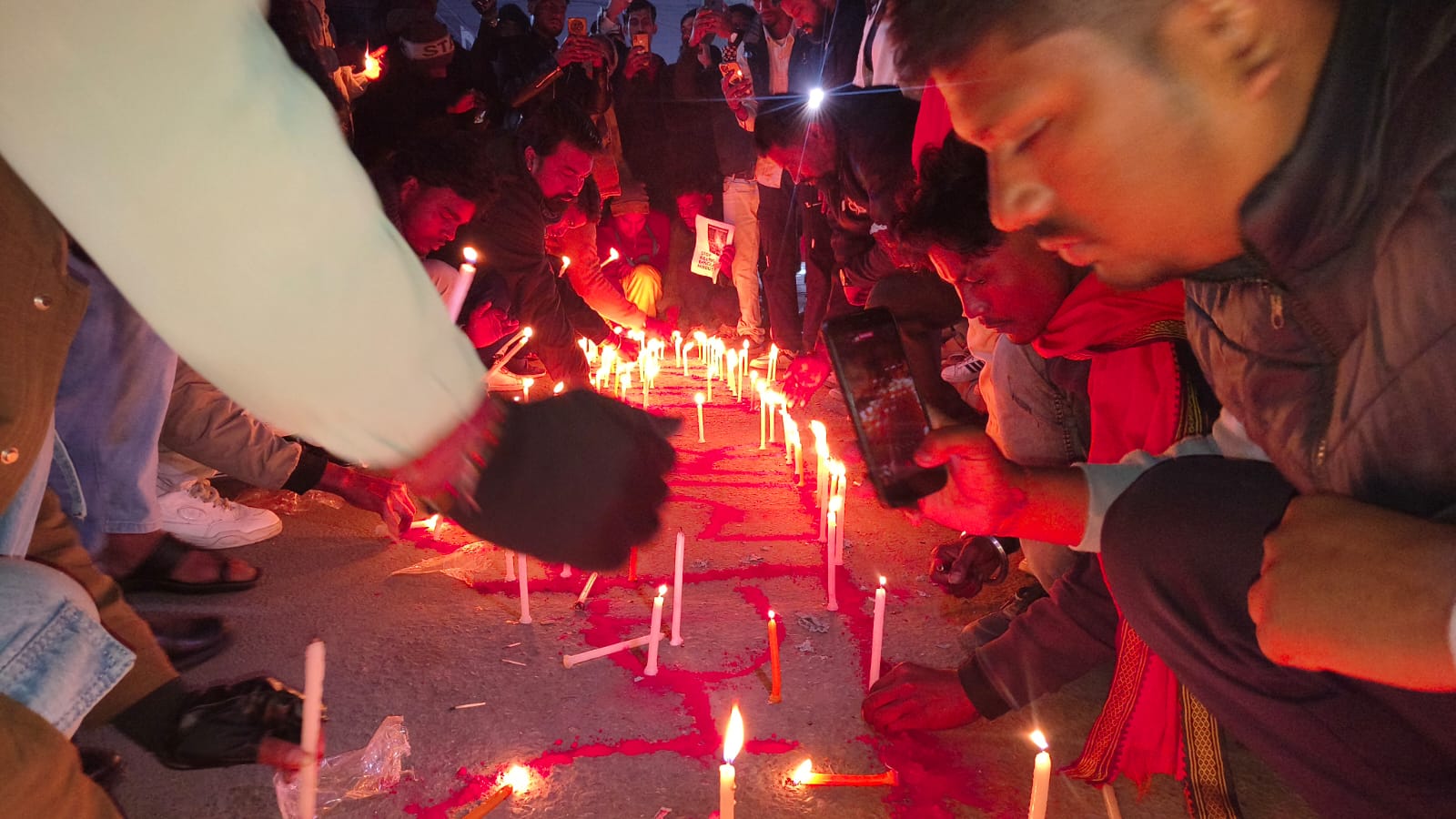 बंगलादेशमा मारिएका दासको सम्झनामा विराटनगरमा हिन्दूवादीले गरे दीप प्रज्वलन