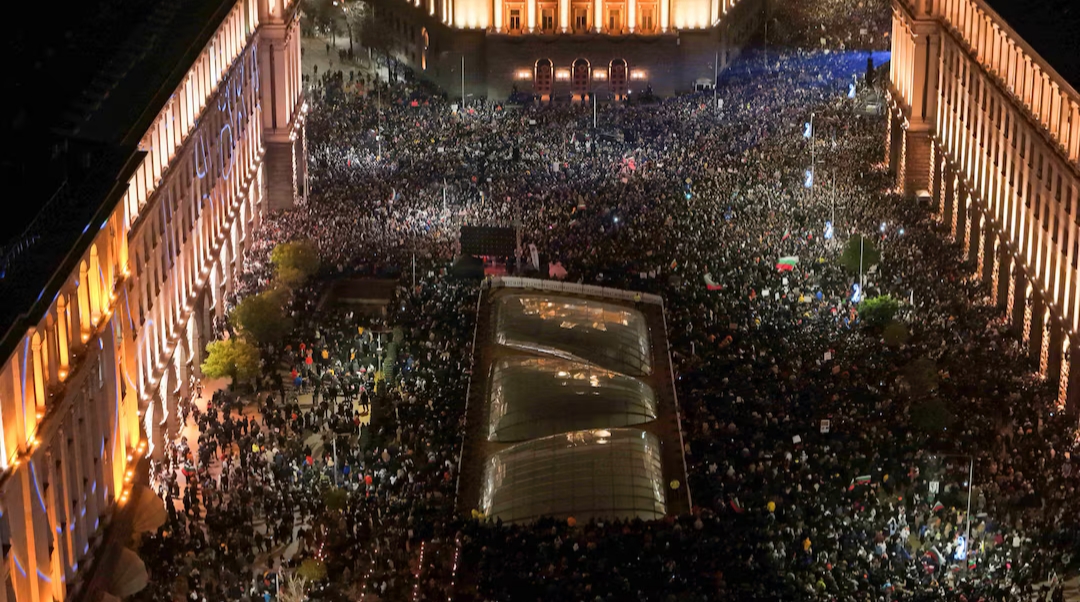 बुल्गेरियाका प्रधानमन्त्रीले दिए राजीनामा, हप्ता लामो जनप्रदर्शनपछि सरकार ढल्यो