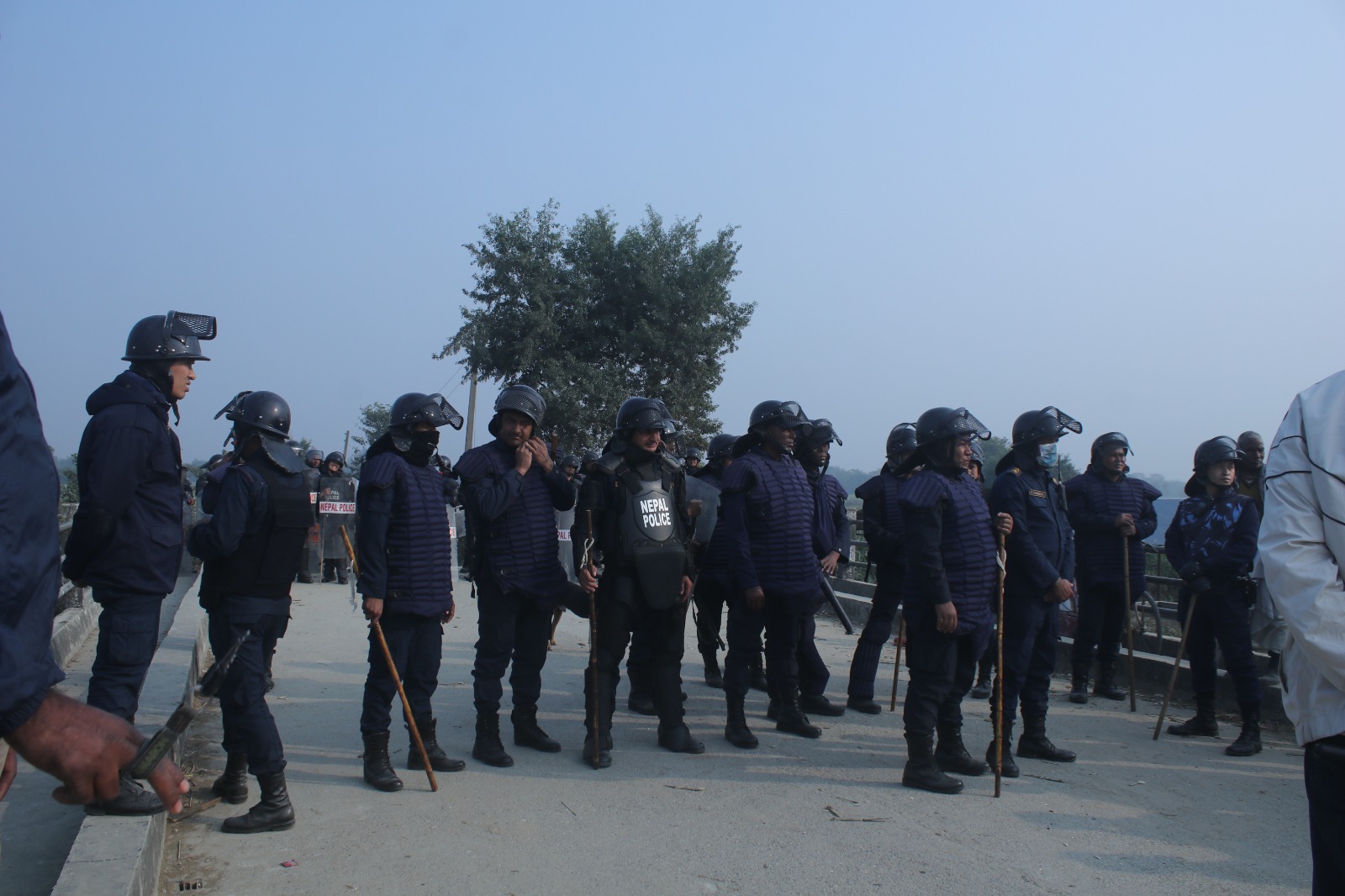 विराटनगरको डम्पिङ साइट सार्ने विषयमा स्थानीयको विरोध, सडकमै रोकिए गाडी