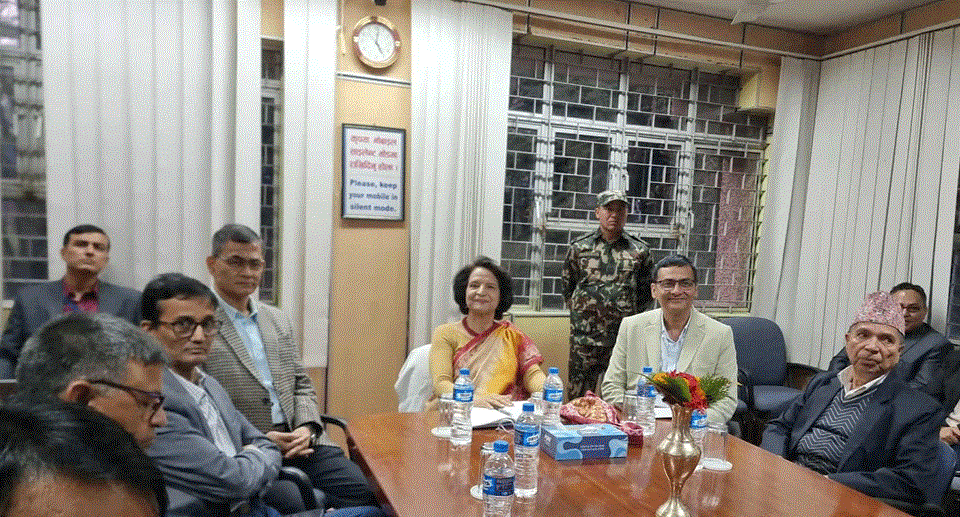 स्वास्थ्य मन्त्री धरानमा, बिपी प्रतिष्ठानको सिनेटबारे छलफल