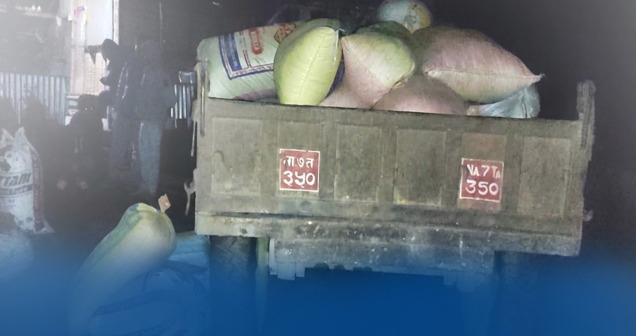 ८२६ किलो बोकेको ट्रयाक्टरसहित ९ जना पक्राउ