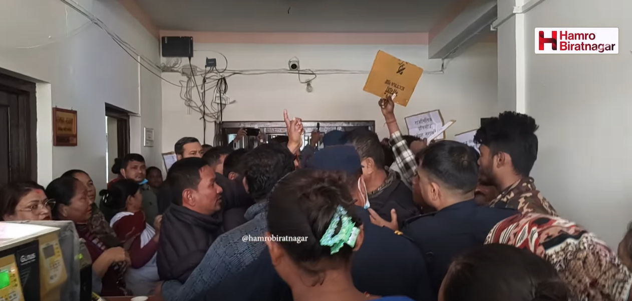 ग्रामथान गाउँपालिकामा संधैको तनाव, लेखामा लगाइएको ताला फुटाइयो