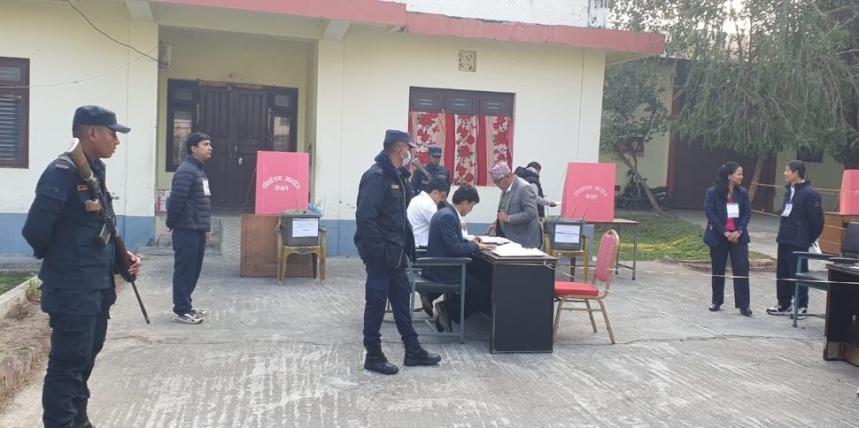 कोसीमा राष्ट्रिय सभा निर्वाचनमा ३४५ मत खस्यो, राप्रापाका सांसदले पनि गरे मतदान