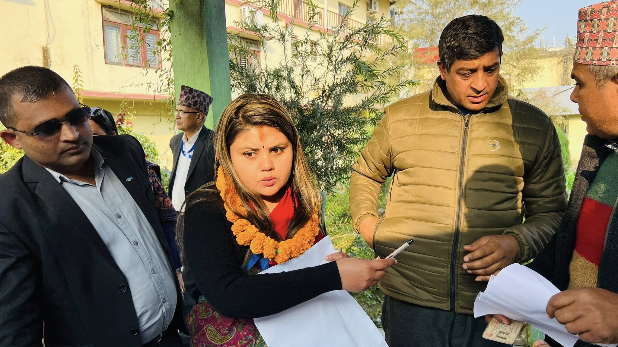 मोरङ ६ मा ‘हेभीवेट’ शेखर र विनोदसँग भिड्दै रास्वपाकी रुविना आचार्य