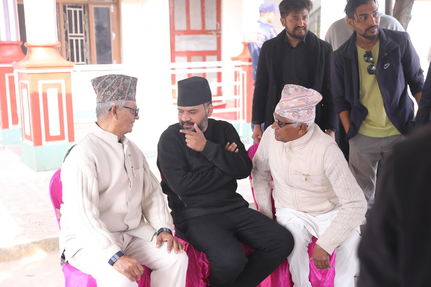 दमकमा घरदैलोमा निस्किए बालेन (तस्बिर)