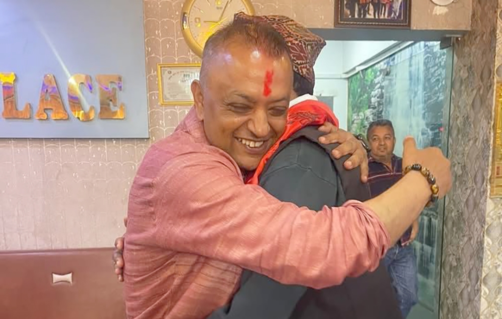 मकवानपुरका संस्थापक सभापति पराजुलीले पनि छाडे रास्वपा, कांग्रेसमै फिर्ता