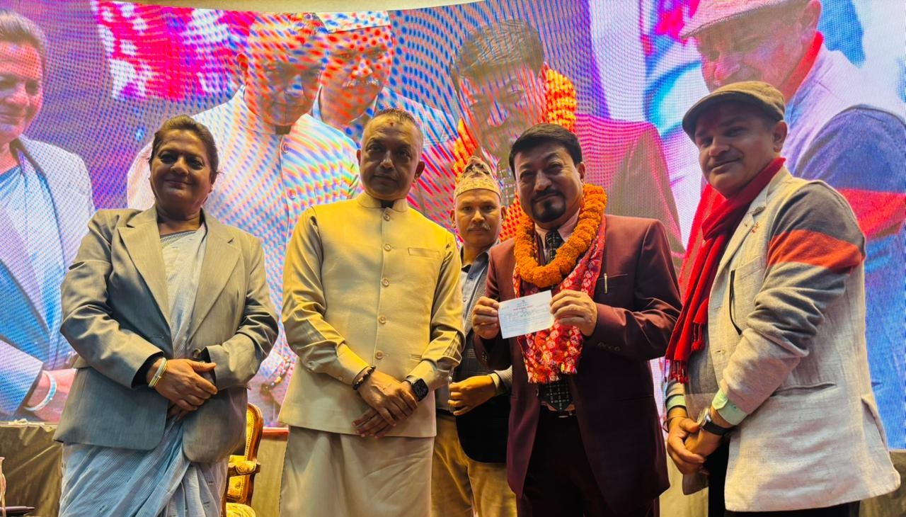 एमालेका पूर्वमन्त्री सहितका नेता कांग्रेसमा गरे प्रवेश