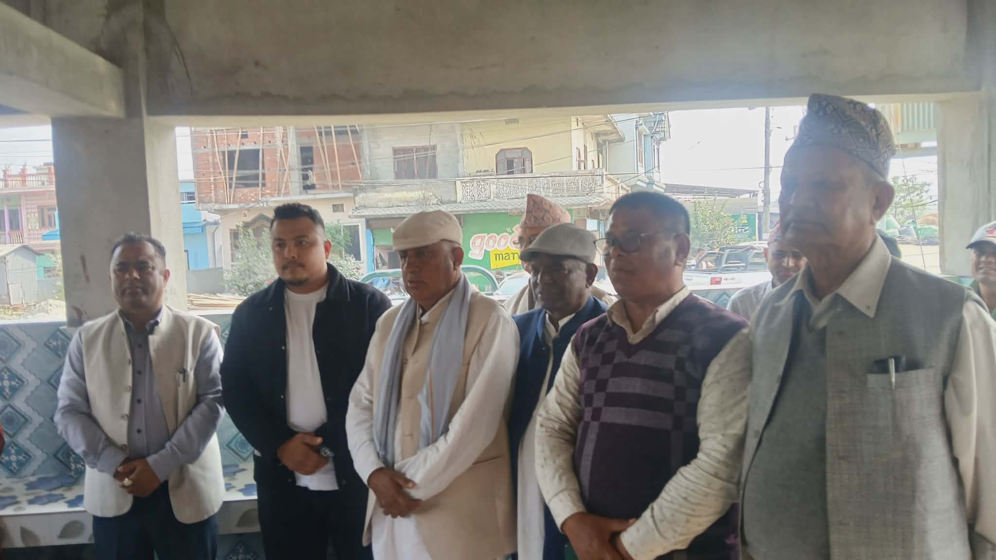 मोरङ-६ मा कुलमान घिसिङका उमेदवार बुढाथोकीको एमाले उमेदवार ढकाललाई समर्थन