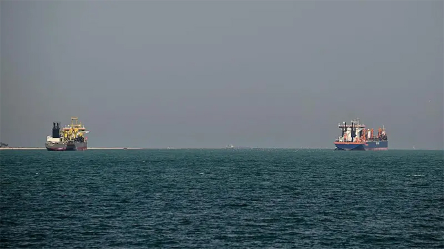 भारतका दुई जहाज होर्मुज स्ट्रेट पार गर्न सफल