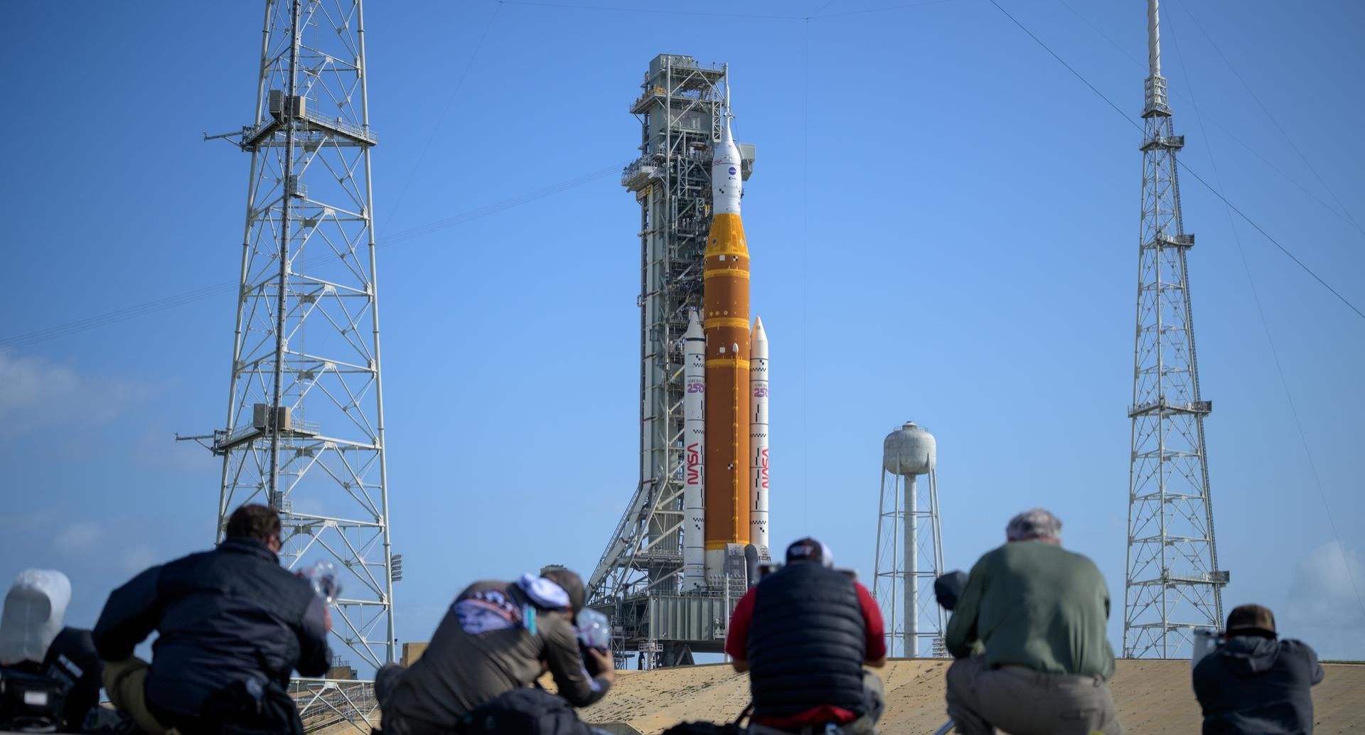 ५४ वर्षपछि चन्द्रमातर्फ मानव मिसन: आर्टेमिस-२ सफल प्रक्षेपण