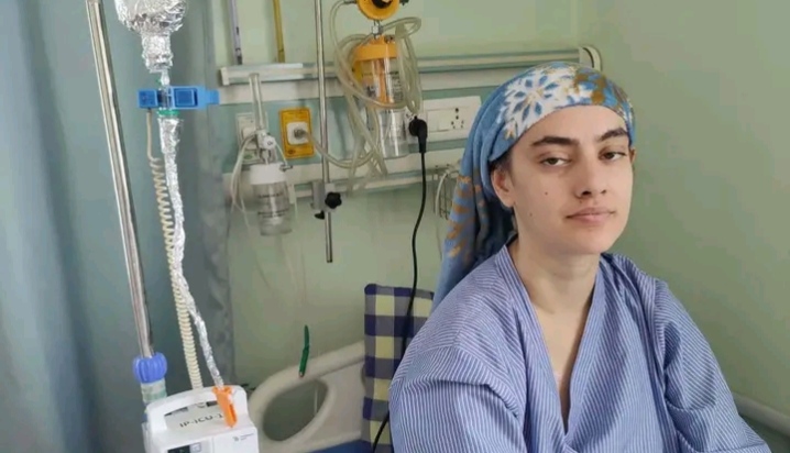 एकै घरमा दोहोरो विपत्ति: बुवा जीवनमरणको संघर्षमा, श्रीमती क्यान्सरसँग लड्दै