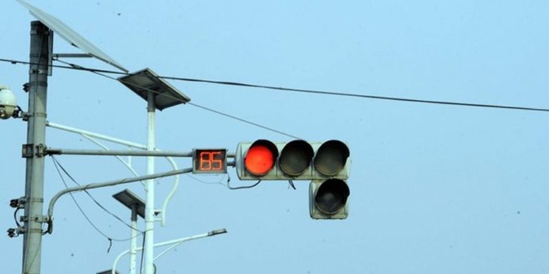 जेनजी आन्दोलनमा क्षति पुगेका विराटनगरका ट्राफिक लाइट पुनः सञ्चालनमा