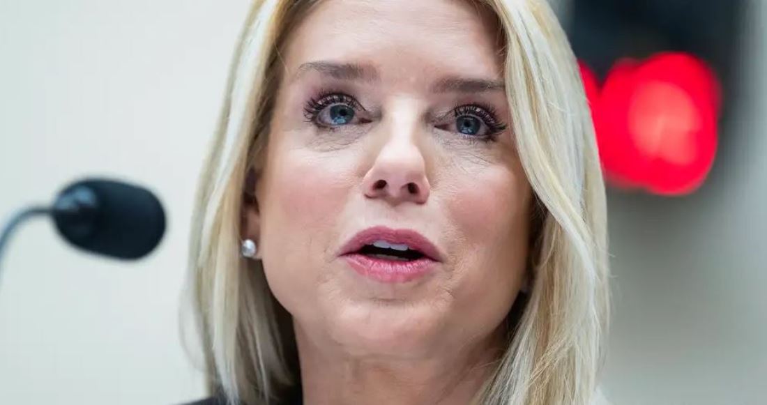 Hamro Biratnagar News Channel ,अमेरिकाकी  महान्यायाधिवक्ता पाम बोन्डीले पद त्याग गरिन, Biratnagar Top News Channel