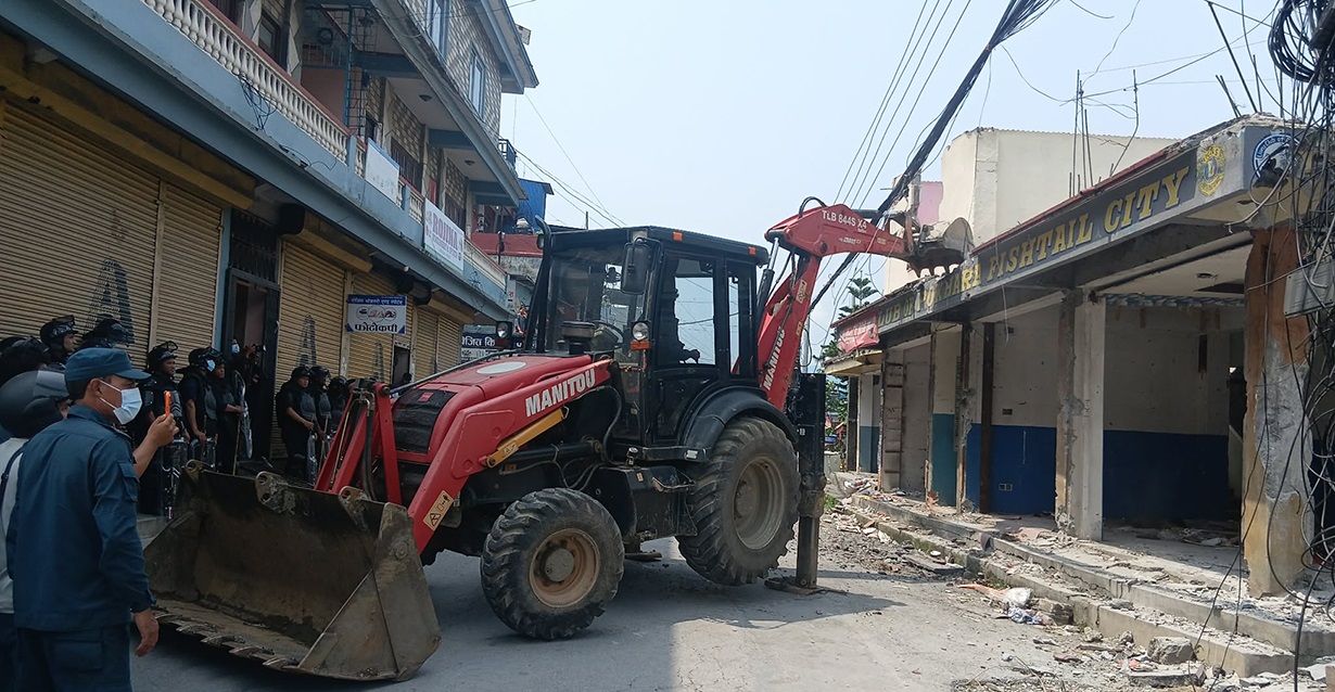 फिर्केखोलामा महानगरको डोजर, १६० संरचना हटाइँदै
