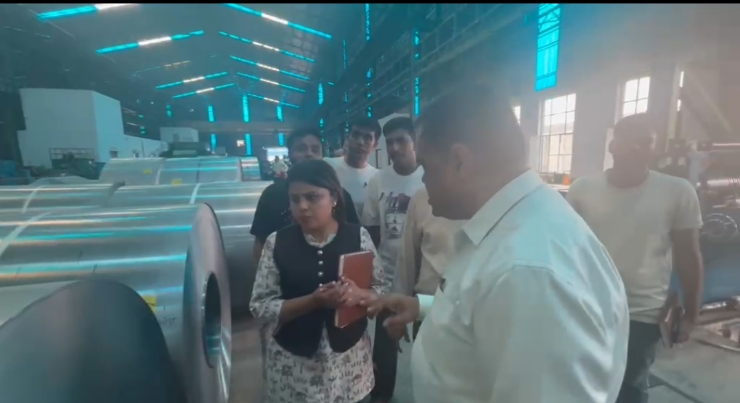 सांसद रुबीना आचार्यद्वारा विराटनगरस्थित आरती स्ट्रिप्स उद्योगको अनुगमन