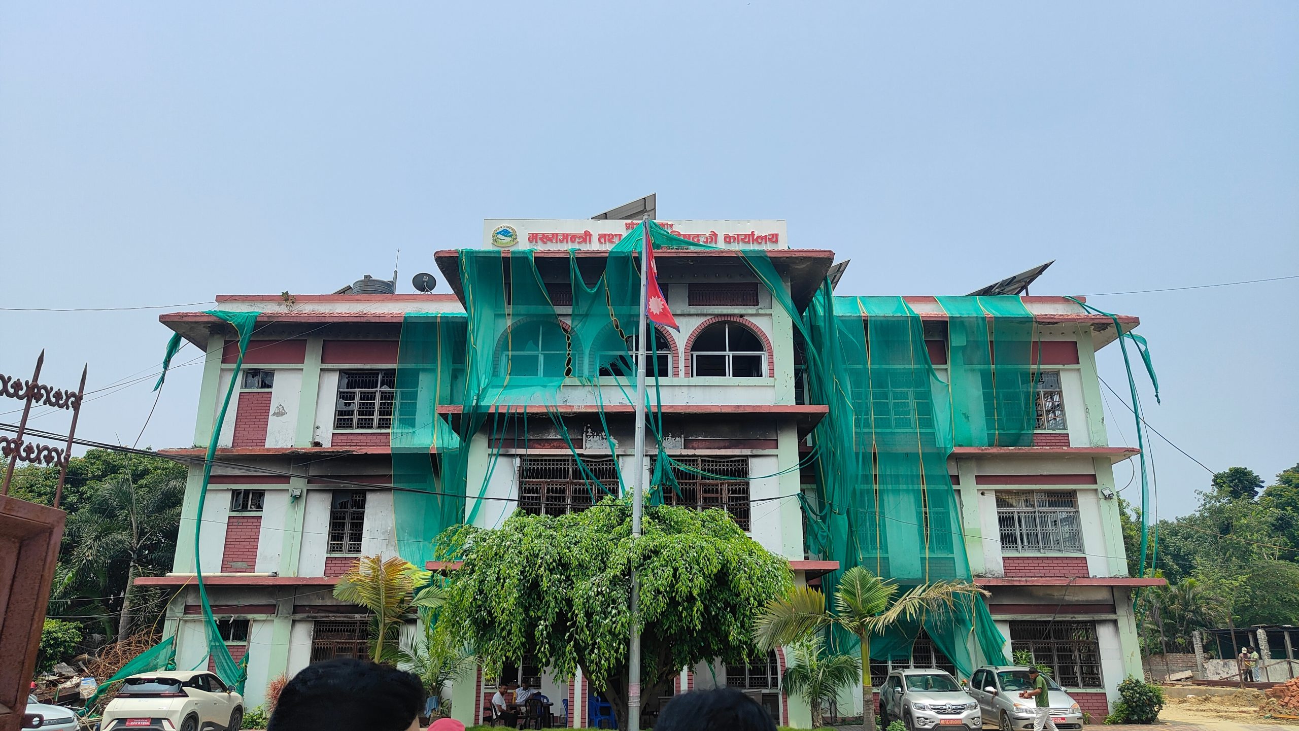 कोशी मुख्यमन्त्री कार्यालयबाट कस्ले चोर्यो ३० थान ल्यापटप र १४ थान मोबाइल ?